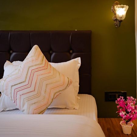 ורנאסי Tripli Hotels Silver Shine מראה חיצוני תמונה