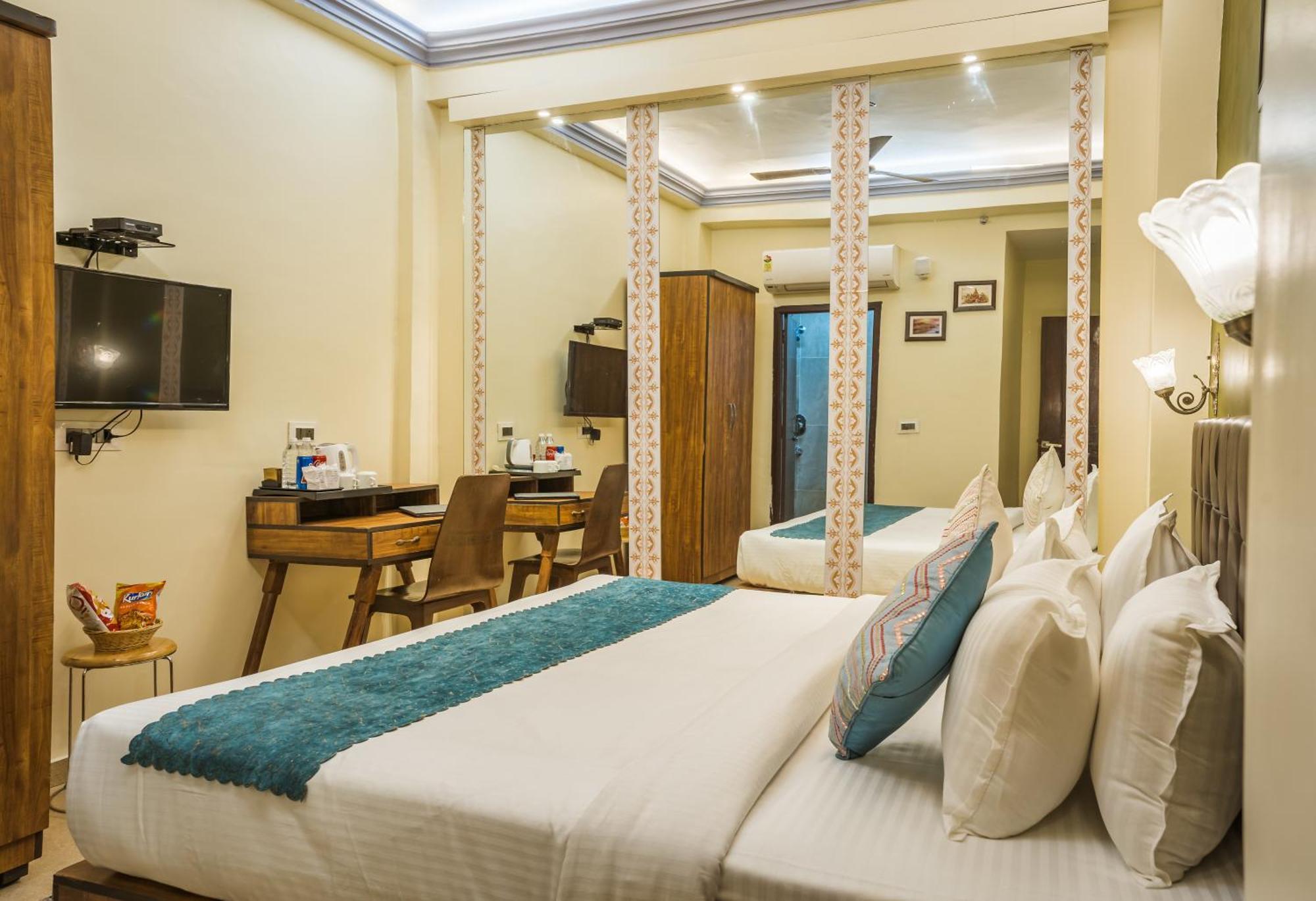 ורנאסי Tripli Hotels Silver Shine מראה חיצוני תמונה