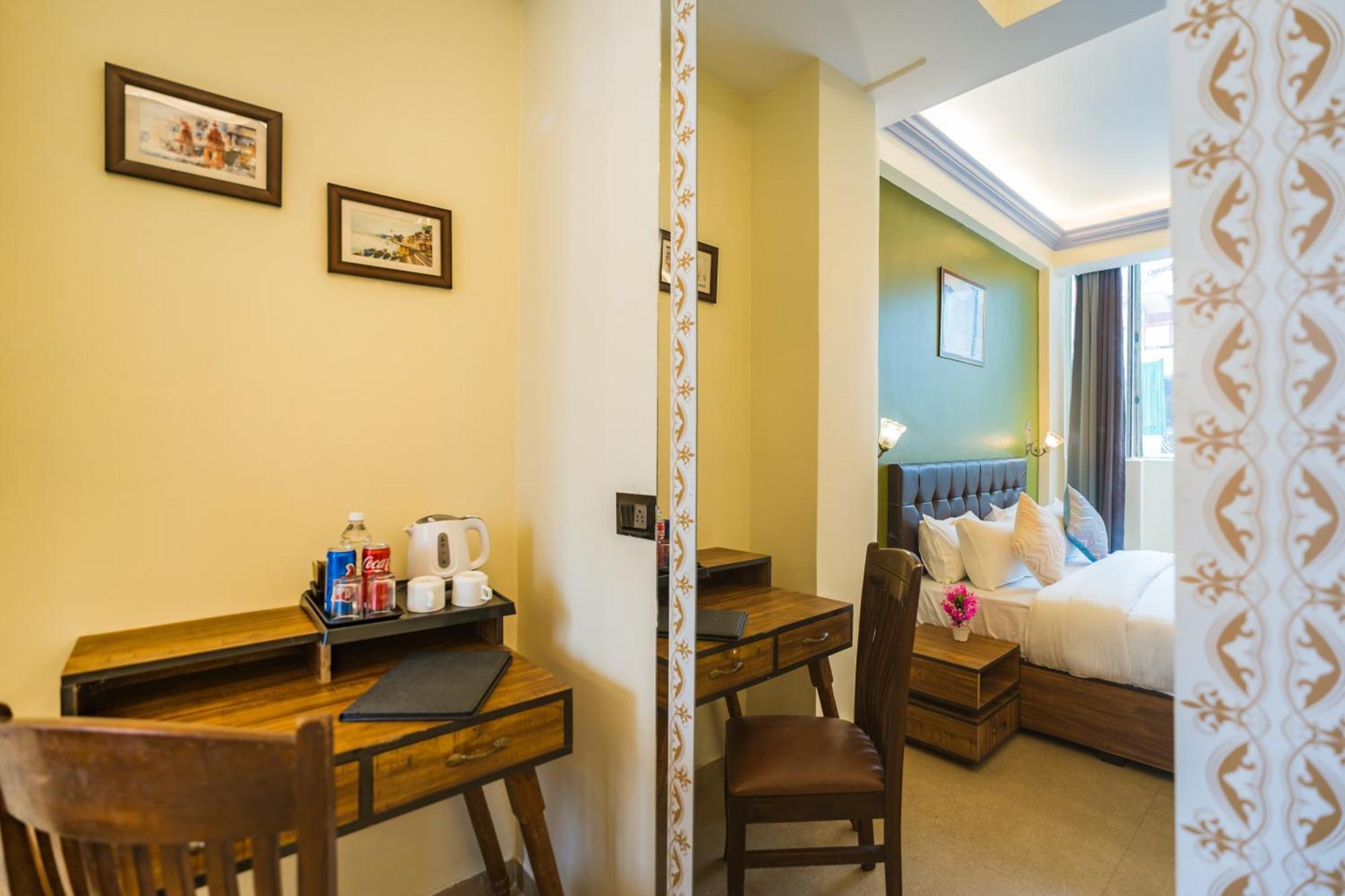 ורנאסי Tripli Hotels Silver Shine מראה חיצוני תמונה