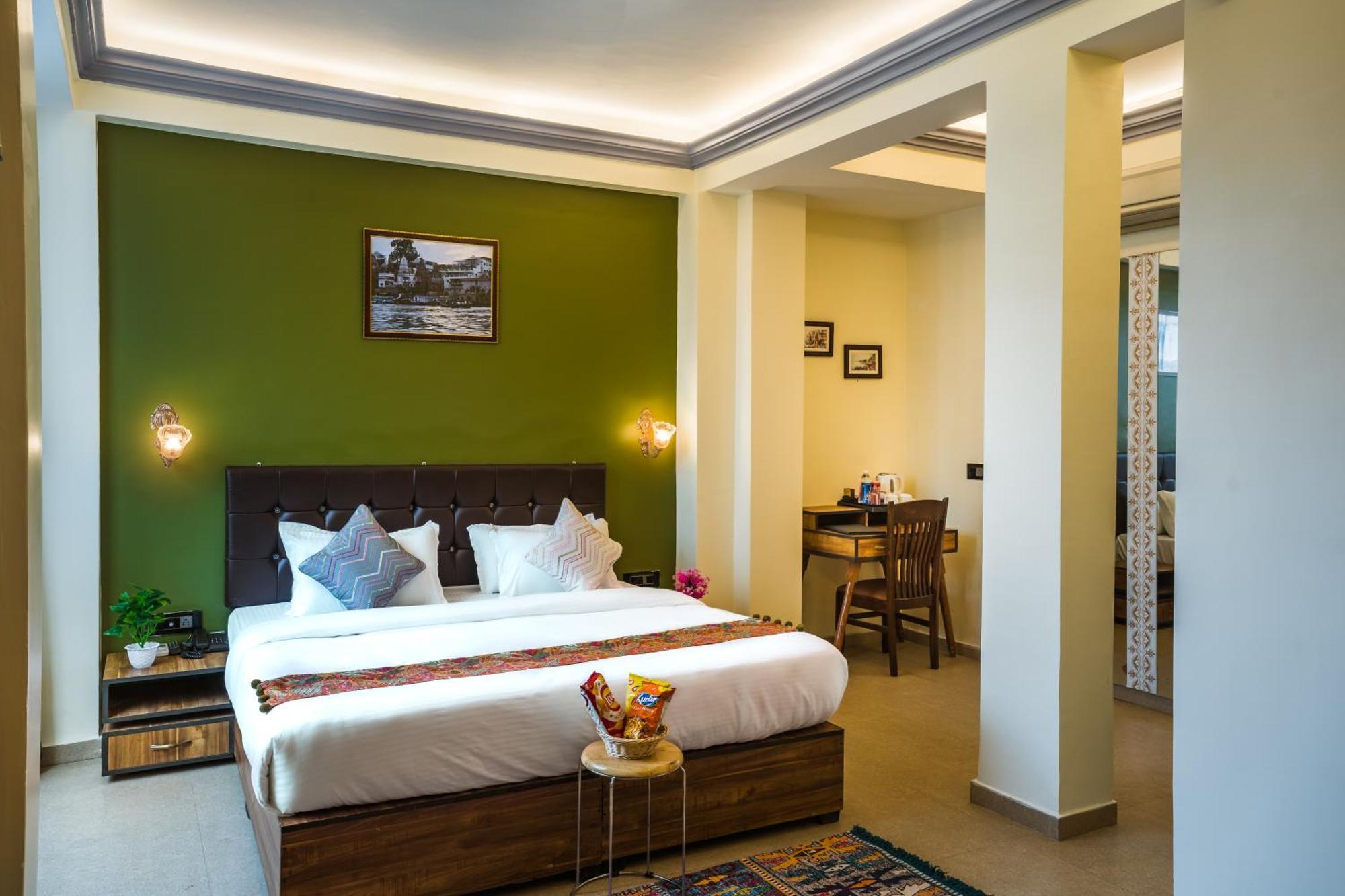 ורנאסי Tripli Hotels Silver Shine מראה חיצוני תמונה