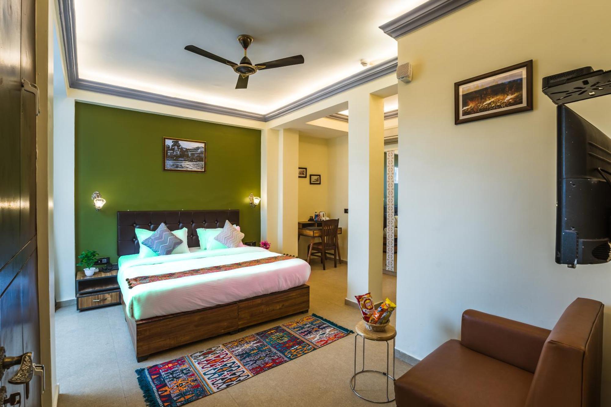ורנאסי Tripli Hotels Silver Shine מראה חיצוני תמונה