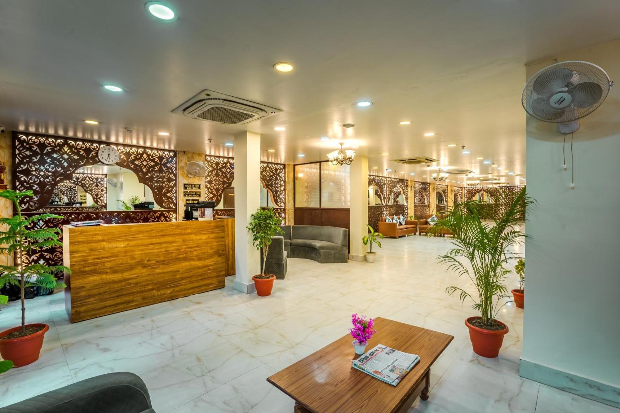 ורנאסי Tripli Hotels Silver Shine מראה חיצוני תמונה