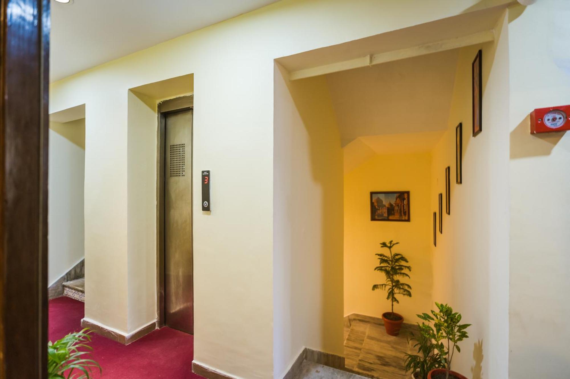 ורנאסי Tripli Hotels Silver Shine מראה חיצוני תמונה