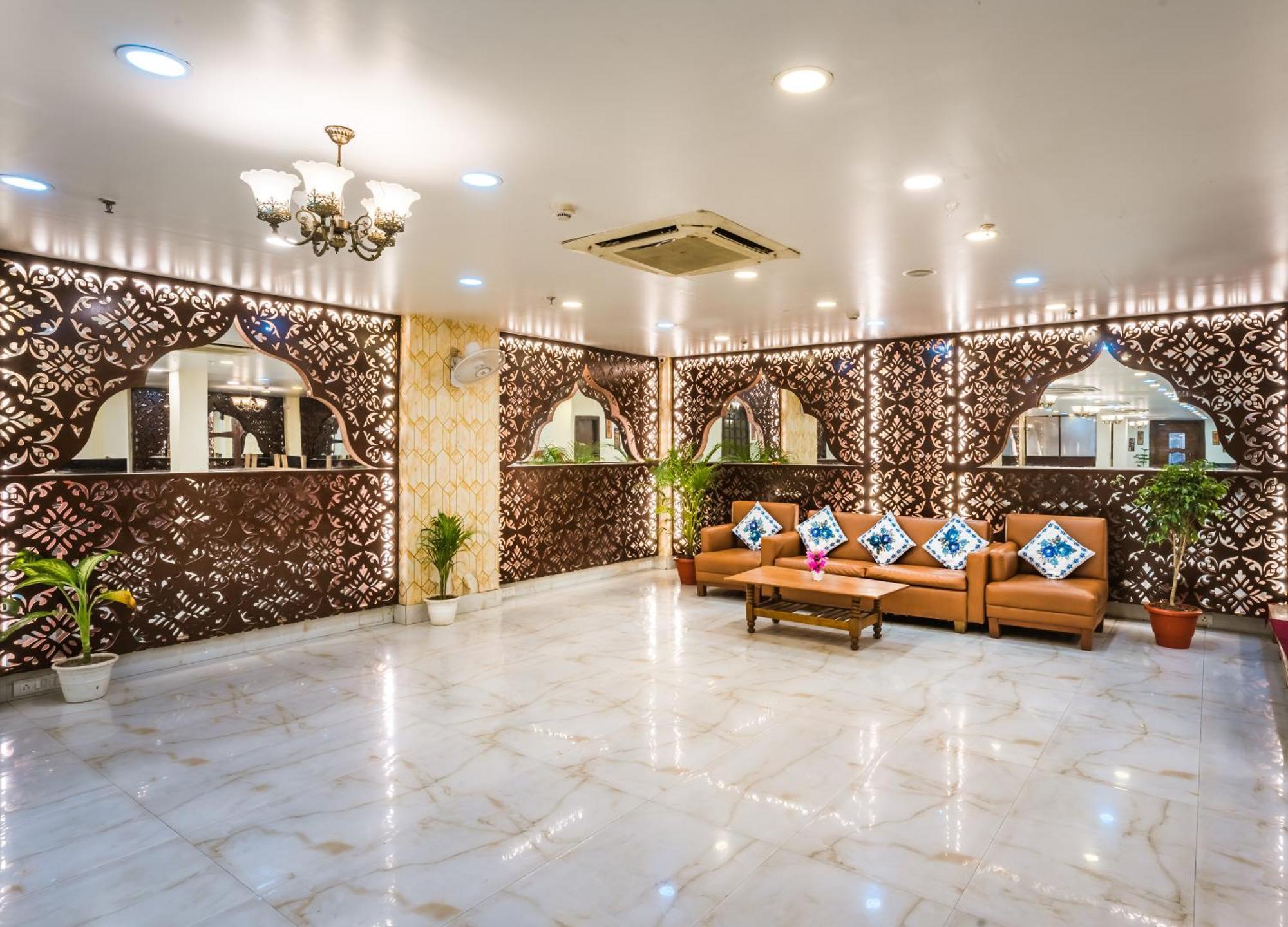 ורנאסי Tripli Hotels Silver Shine מראה חיצוני תמונה