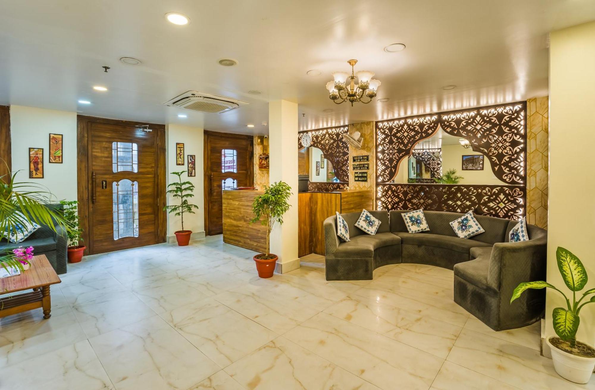 ורנאסי Tripli Hotels Silver Shine מראה חיצוני תמונה